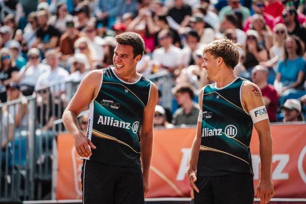 Beachvolleyball Männer Allianz German Beach Tour 2025 Tourstop Hamburg 31.05.2025 v.l. Jonas Kaminski und Luis Kubo Hamburg Active City Arena Heiligengeistf Hamburg Deutschland