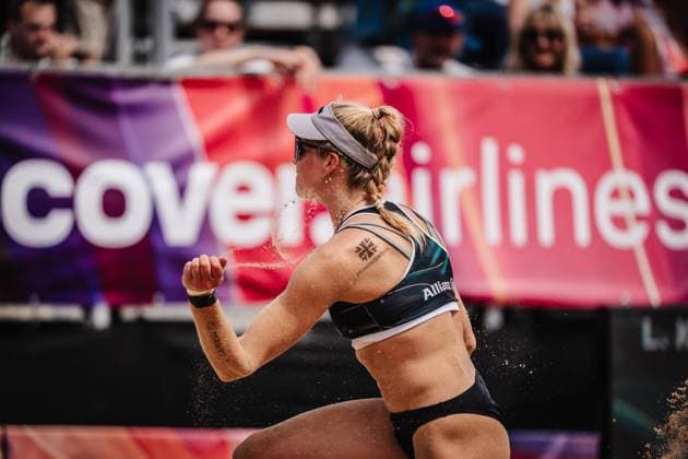 Beachvolleyball Männer Allianz German Beach Tour 2025 Tourstop Hamburg 31.05.2025 Melanie Paul ärgert sich und wirft Sand weg Hamburg Active City Arena Heiligengeistf Hamburg Deutschland