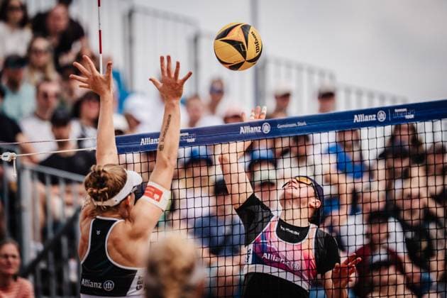 Beachvolleyball Männer Allianz German Beach Tour 2025 Tourstop Hamburg 31.05.2025 Melanie Gernert beim Angriff Hamburg Active City Arena Heiligengeistf Hamburg Deutschland