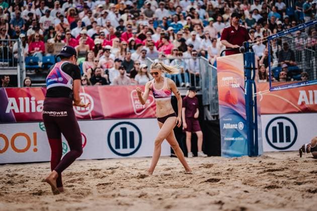 Beachvolleyball Männer Allianz German Beach Tour 2025 Tourstop Hamburg 31.05.2025 v.l. Melanie Gernert und Nele Barber jubeln Hamburg Active City Arena Heiligengeistf Hamburg Deutschland