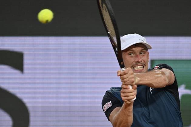 2025 Roland-Garros - Day 7 PARIS, FRANCE - MAY 31: Filip Misolic of Austria plays against Novak Djokovic of Serbia during the Men s Singles Third Round match on Day Seven of the 2025 French Open at Roland Garros on May 31, 2025 in Paris, France. Burak Akbulut Anadolu Pairs France. Editorial use only. Please get in touch for any other usage.  Copyright: x2025xAnadoluxBurakxAkbulutx
