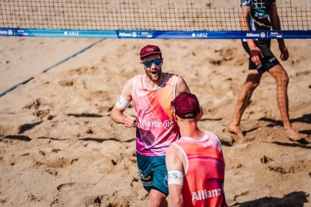 Beachvolleyball Männer Allianz German Beach Tour 2025 Tourstop Hamburg 31.05.2025 v.l. Manuel Harms und Yannick Harms Hamburg Active City Arena Heiligengeistf Hamburg Deutschland