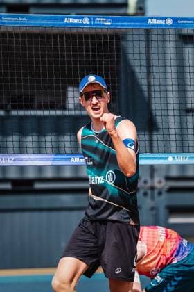 Beachvolleyball Männer Allianz German Beach Tour 2025 Tourstop Hamburg 31.05.2025 Momme Lorenz jubelt Hamburg Active City Arena Heiligengeistf Hamburg Deutschland