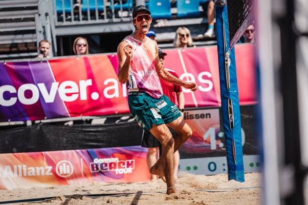 Beachvolleyball Männer Allianz German Beach Tour 2025 Tourstop Hamburg 31.05.2025 Niklas Held jubelt Hamburg Active City Arena Heiligengeistf Hamburg Deutschland