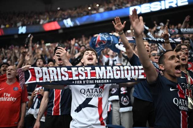 PSG supporters at the Parc des Princes during UEFA Champions League final - Paris PSG supporters react at the Parc des Princes during the Champions League final between Paris Saint Germain (PSG) and Inter Milan in Paris on May 31, 2025. Photo by Eliot Blondet ABACAPRESS.COM Paris France  Copyright: xBlondetxEliot ABACAx