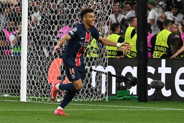 31.05.2025, xsltx, Fussball UEFA Champions League Finale 2025, Paris St.Germain - Inter Mailand v.l. Torjubel nach dem Tor zum celebrating the goal celebrate 3:0 durch Desire Doue (Paris St. Germain) (DFL DFB REGULATIONS PROHIBIT ANY USE OF PHOTOGRAPHS as IMAGE SEQUENCES and or QUASI-VIDEO) Muenchen