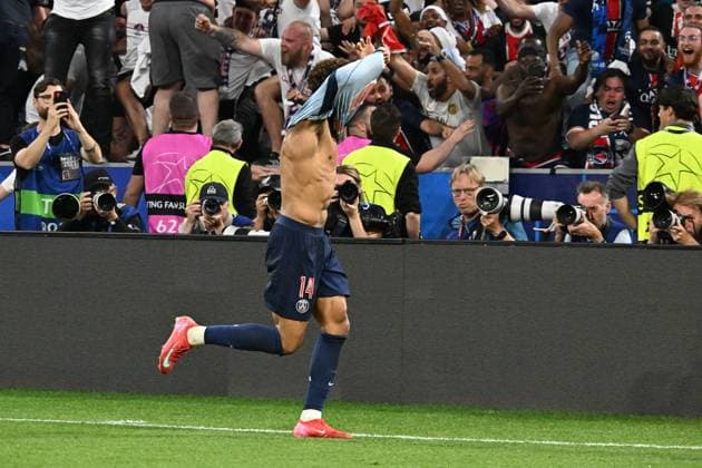 31.05.2025, xsltx, Fussball UEFA Champions League Finale 2025, Paris St.Germain - Inter Mailand v.l. Torjubel nach dem Tor zum celebrating the goal celebrate 3:0 durch Desire Doue (Paris St. Germain) (DFL DFB REGULATIONS PROHIBIT ANY USE OF PHOTOGRAPHS as IMAGE SEQUENCES and or QUASI-VIDEO) Muenchen