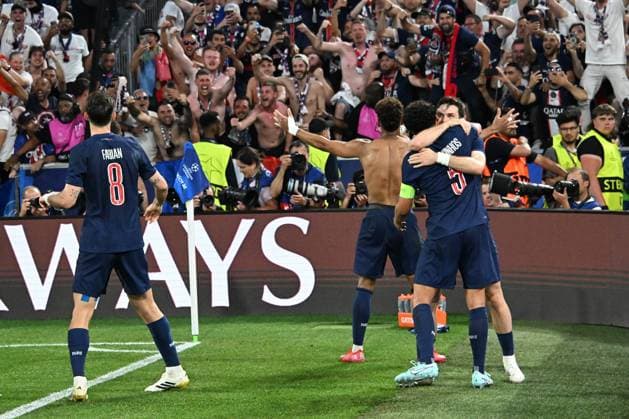 31.05.2025, xsltx, Fussball UEFA Champions League Finale 2025, Paris St.Germain - Inter Mailand v.l. Torjubel nach dem Tor zum celebrating the goal celebrate 3:0 durch Desire Doue (Paris St. Germain) (DFL DFB REGULATIONS PROHIBIT ANY USE OF PHOTOGRAPHS as IMAGE SEQUENCES and or QUASI-VIDEO) Muenchen
