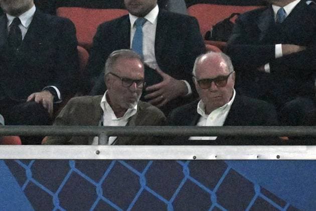 31.05.2025, xsltx, Fussball UEFA Champions League Finale 2025, Paris St.Germain - Inter Mailand v.l. Karl-Heinz Rummenigge und Ehrenpräsident Aufsichtsratmitglied Uli Hoeness (FC Bayern Muenchen) (DFL DFB REGULATIONS PROHIBIT ANY USE OF PHOTOGRAPHS as IMAGE SEQUENCES and or QUASI-VIDEO) Muenchen