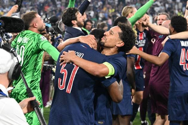 31.05.2025, xsltx, Fussball UEFA Champions League Finale 2025, Paris St.Germain - Inter Mailand v.l. Jubel, Freude über den Gewinn der Champions League Willian Pacho (Paris St. Germain) Marquinhos (Paris St. Germain) (DFL DFB REGULATIONS PROHIBIT ANY USE OF PHOTOGRAPHS as IMAGE SEQUENCES and or QUASI-VIDEO) Muenchen