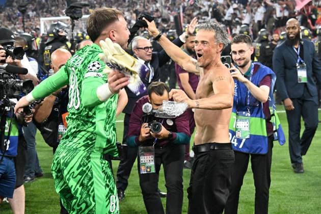 31.05.2025, xsltx, Fussball UEFA Champions League Finale 2025, Paris St.Germain - Inter Mailand v.l. Jubel, Freude über den Gewinn der Champions League Trainer Coach Luis Enrique (Paris St. Germain) (DFL DFB REGULATIONS PROHIBIT ANY USE OF PHOTOGRAPHS as IMAGE SEQUENCES and or QUASI-VIDEO) Muenchen