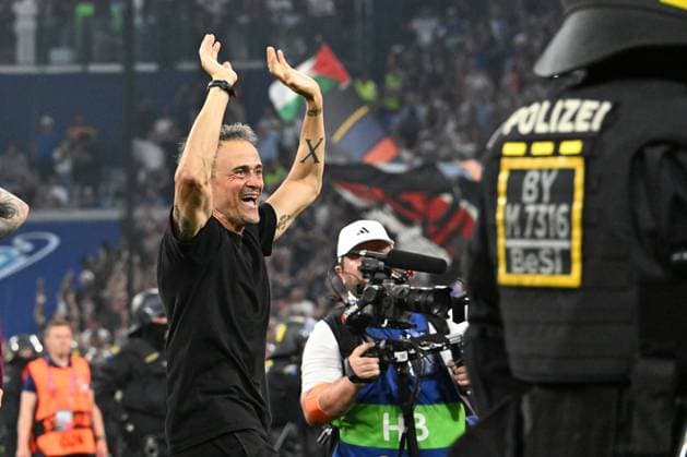 31.05.2025, xsltx, Fussball UEFA Champions League Finale 2025, Paris St.Germain - Inter Mailand v.l. Jubel, Freude über den Gewinn der Champions League Trainer Coach Luis Enrique (Paris St. Germain) (DFL DFB REGULATIONS PROHIBIT ANY USE OF PHOTOGRAPHS as IMAGE SEQUENCES and or QUASI-VIDEO) Muenchen