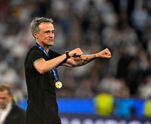 31.05.2025, Fussball UEFA Championsleague Finale 2025: Paris St. Germain - Inter Mailand, in der Allianz-Arena München. Trainer Luis Enrique (FC Paris Saint-Germain) jubelt nachdenklich.