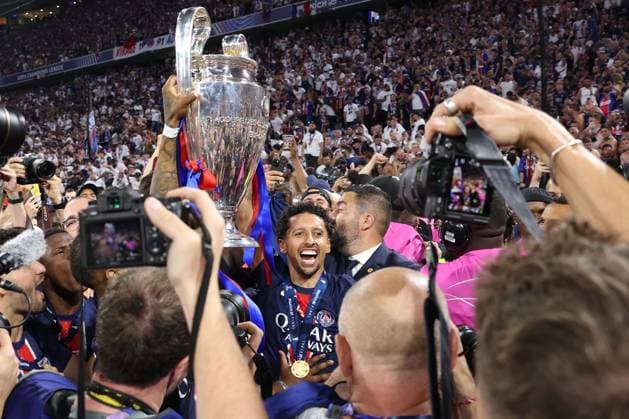 Deutschland, Muenchen 31.05.2025 xJFx Uefa Champions League Finale 2025 Paris Saint Germain - FC Internazionale Milano v.l., Marquinhos (Paris Saint-Germain) jubeln jubelt nach Spielende, mit Pokal Copyright: JoaquimxFerreira