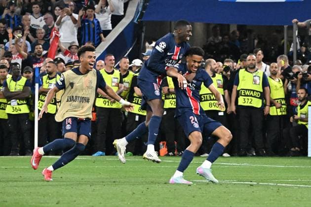 31.05.2025, xsltx, Fussball UEFA Champions League Finale 2025, Paris St.Germain - Inter Mailand v.l. Torjubel nach dem Tor zum celebrating the goal celebrate 5:0 durch Senny Mayulu (Paris St. Germain) (DFL DFB REGULATIONS PROHIBIT ANY USE OF PHOTOGRAPHS as IMAGE SEQUENCES and or QUASI-VIDEO) Muenchen