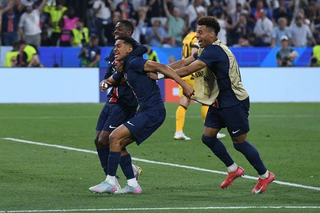 Fußball Champions League Finale Paris Saint-Germain - Inter Mailand am 31.05.2025 in der Fußball Arena München in München Torjubel zum 5:0 durch Senny Mayulu ( Paris )