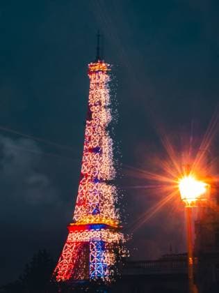 La Tour Eiffel se pare des couleurs du PSG pour fêter la victoire du club parisien à l issue de la finale de la Ligue Des Champions 2025 PSG - Inter Milan (5-0) La Tour Eiffel se pare des couleurs du PSG pour fêter la victoire du club parisien à l issue de la finale de la Ligue Des Champions 2025 PSG - Inter Milan (5-0), le 31 mai 2025 à Munich. Théo Castillon Bestimage The Eiffel Tower is adorned with the colors of PSG to celebrate the Parisian club s victory at the end of the 2025 Champions League final PSG - Inter Milan (5-0), on May 31, 2025 in Munchen. Paris France  Copyright: xThÃ oxCastillonx xBestimagexThÃ oxCastillonx xBestimagex