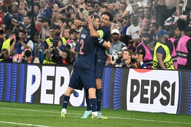 31.05.2025, xsltx, Fussball UEFA Champions League Finale 2025, Paris St.Germain - Inter Mailand v.l. Torjubel nach dem Tor zum celebrating the goal celebrate 5:0 Achraf Hakimi (Paris St. Germain) Marquinhos (Paris St. Germain) (DFL DFB REGULATIONS PROHIBIT ANY USE OF PHOTOGRAPHS as IMAGE SEQUENCES and or QUASI-VIDEO) Muenchen