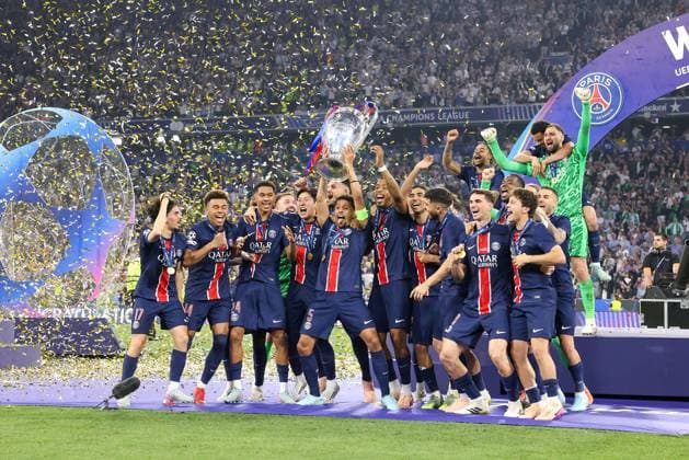 Deutschland, Muenchen 31.05.2025 xJFx Uefa Champions League Finale 2025 Paris Saint Germain - FC Internazionale Milano v.l., Paris Saint Germain jubelt mit Pokal Copyright: JoaquimxFerreira