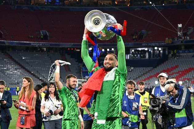 31.05.2025, xsltx, Fussball UEFA Champions League Finale 2025, Paris St.Germain - Inter Mailand v.l. Jubel, Freude über den Gewinn der Champions League Gianluigi Donnarumma (Paris St. Germain) (DFL DFB REGULATIONS PROHIBIT ANY USE OF PHOTOGRAPHS as IMAGE SEQUENCES and or QUASI-VIDEO) Muenchen