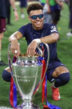 Champions League Final 2025 31 May 2025, Munich - UEFA Champions League Final - Paris Saint-Germain v Internazionale Milano - Desire Doue of PSG poses with the trophy wearing sunglasses - Photo: Charlotte Wilson Offside. Munich Germany Copyright: xCharlottexWilsonx xOffsidexOffside