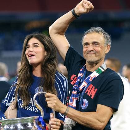 Champions League Final 2025 31 May 2025, Munich - UEFA Champions League Final - Paris Saint-Germain v Internazionale Milano - PSG coach Luis Enrique celebrates with the trophy and members of his family - Photo: Charlotte Wilson Offside. Munich Germany Copyright: xCharlottexWilsonx xOffsidexOffside