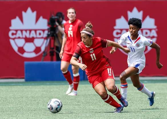 May 31, 2025, Winnipeg, Mb, CANADA: Canada s Desiree Scott (11) attacks against Haiti during first half soccer action in Winnipeg, Saturday, May 31, 2025. Haiti Canada Womens Soccer  - ZUMAc35_ 20250531_zaf_c35_092 Copyright: xJohnxWoodsx
