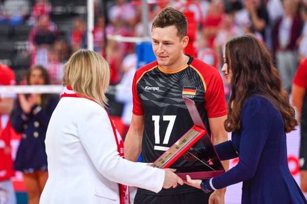 2025.05.31 Gliwice Siatkowka Mezczyzn Turniej towarzyski Silesia Cup Sezon 2025 Polska - Niemcy --- POLAND v GERMANY N z Katarzyna Kuczynska-Budka, Jan Zimmermann, nagroda, trofeum, pierwsze miejsce Foto Marcin Bulanda PressFocus 2025.05.31 Gliwice Volleyball Men Tournament Friendly Season 2025 Polska - Niemcy Katarzyna Kuczynska-Budka, Jan Zimmermann, nagroda, trofeum, pierwsze miejsce Credit: Marcin Bulanda PressFocus NEWSPIX.PL --- newspix.pl 