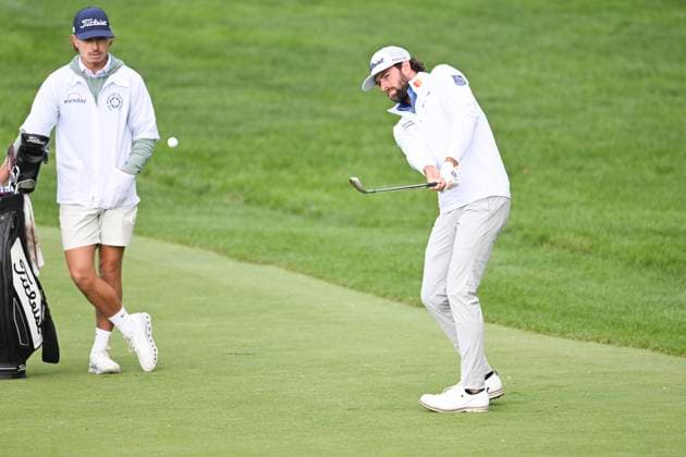 May 31, 2025: Adam Hadwin (CAN) chips on the 1st tee during Round 3 of the Memorial Tournament in Dublin, Ohio. Cal Media Dublin USA - ZUMAc04_ 20250531_zma_c04_110 Copyright: xBrentxClarkx