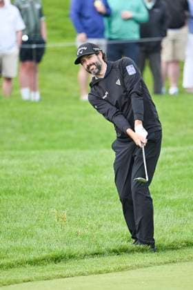 May 31, 2025: Adam Hadwin (CAN) chips on the 1st tee during Round 3 of the Memorial Tournament in Dublin, Ohio. Cal Media Dublin USA - ZUMAc04_ 20250531_zma_c04_111 Copyright: xBrentxClarkx