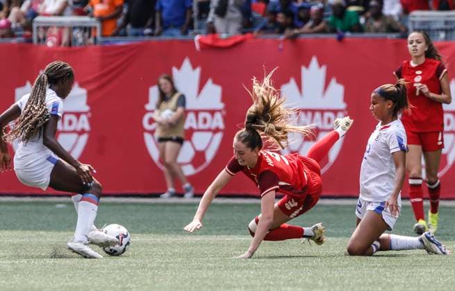 May 31, 2025, Winnipeg, Mb, CANADA: Canada s Jordyn Huitema (9) gets fouled by Haiti s Claire Constant (22) during second half soccer action in Winnipeg, Saturday, May 31, 2025. Haiti Canada Womens Soccer  - ZUMAc35_ 20250531_zaf_c35_095 Copyright: xJohnxWoodsx