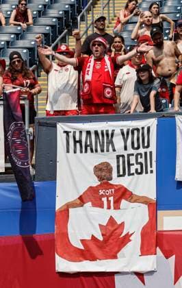 May 31, 2025, Winnipeg, Mb, CANADA: Canada s fans thank Desiree Scott (11) for her years of playing with the national team, Nationalteam during their game against Haiti in Winnipeg, Saturday, May 31, 2025. Scott is retiring from national team after this game. Haiti Canada Womens Soccer  - ZUMAc35_ 20250531_zaf_c35_105 Copyright: xJohnxWoodsx