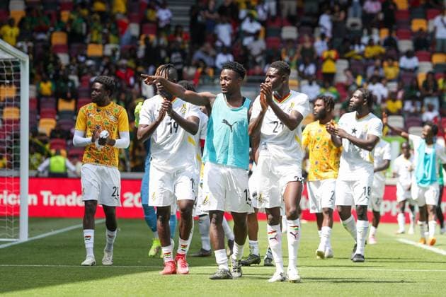 Ghana players thanking the fans after the match Ghana v Trinidad and Tobago, Football, The Unity Cup, Gtech Community Stadium, London, UK, 31 05 25 EDITORIAL USE ONLY No use with unauthorised audio, video, data, fixture lists (outside the EU), club league logos or live services. Online in-match use limited to 45 images (+15 in extra time). No use to emulate moving images. No use in betting, games or  Copyright: xAnthonyxHanc Shutterstockx 15333741bl