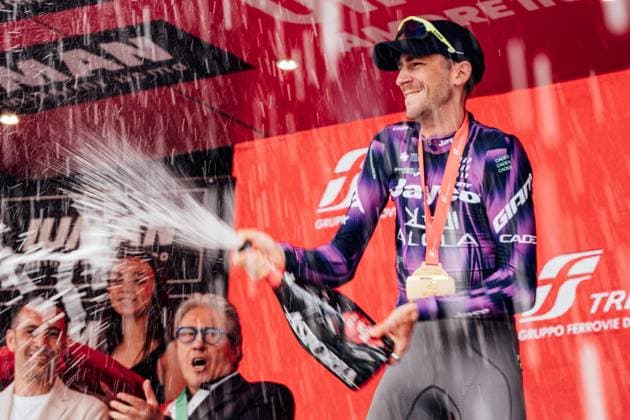 2025 Giro d Italia Stage 20 Picture by Zac Williams SWpix.com - 31 05 2025 - Cycling - 2025 Giro d Italia Stage 20, Verres to Sestriere, Italy - Christopher Harper, Jayco Alula, wins Stage 20. Copyright: x xSWpix.comx(t axPhotographyxHubxLtd)xZacxWilliams SWpix.comx SWP-2645