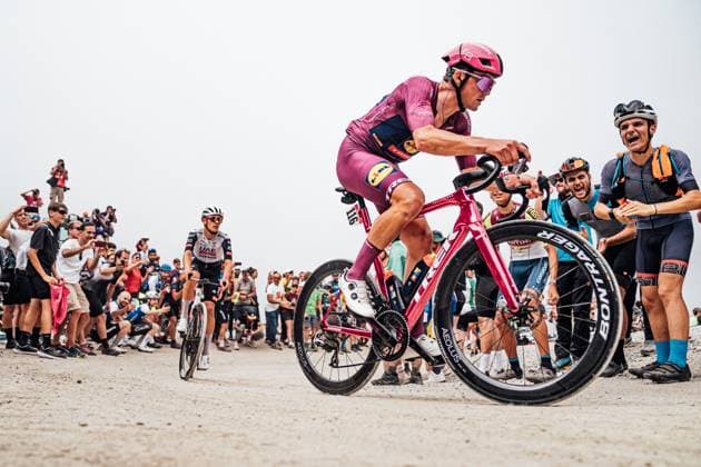 2025 Giro d Italia Stage 20 Picture by Zac Williams SWpix.com - 31 05 2025 - Cycling - 2025 Giro d Italia Stage 20, Verres to Sestriere, Italy - Mads Pedersen, Lidl Trek. Copyright: x xSWpix.comx(t axPhotographyxHubxLtd)xZacxWilliams SWpix.comx SWP-2645