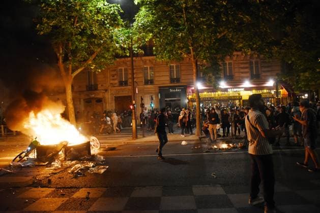 RECORD DATE NOT STATED PSG supporters celebrate Champions League winning - Paris Riots as Paris Saint-Germain s supporters celebrate PSG s winning the UEFA Champions League final football match over Inter Milan in Munich, in Avenue Kleber, Paris, France on May 31, 2025 Photo by Alain Apaydin ABACAPRESS.COM Paris France  Copyright: xApaydinxAlain ABACAx