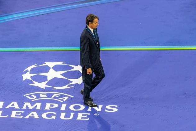 Enttaeuscht . . . Inter Mailands Trainer Simone INZAGHI nach Siegerehrung, Fussball, Paris - Inter Mailand 5:0. Fußball UEFA Championsleague, Paris Saint-Germain - FC Internazionale Milano, Finale, Saison 2024-2025, am 31.05.2025 in Muenchen, A L L I A N Z A R E N A, Deutschland. Quelle Copyright Credit : Oryk HAIST