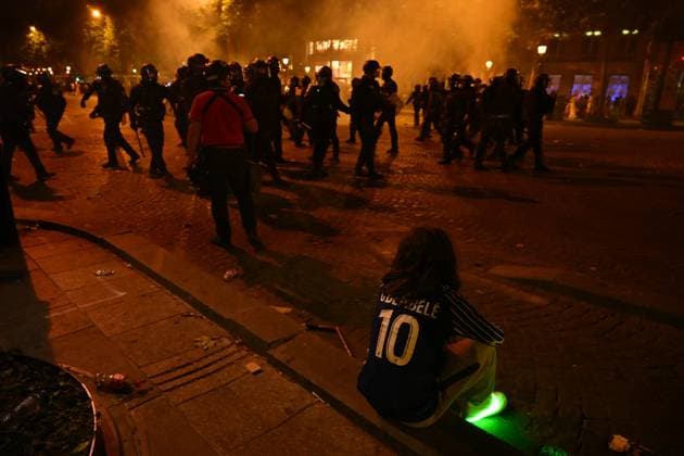 Incidents broke out in Paris following the Champions League Final won by PSG in Paris on June 1, 2025. - 01 06 2025 - France Ile-de-France (region) Paris -  JulienxMattiax xLexPictorium LePictorium_0309425