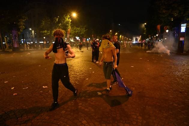 Incidents broke out in Paris following the Champions League Final won by PSG in Paris on June 1, 2025. - 01 06 2025 - France Ile-de-France (region) Paris -  JulienxMattiax xLexPictorium LePictorium_0309427
