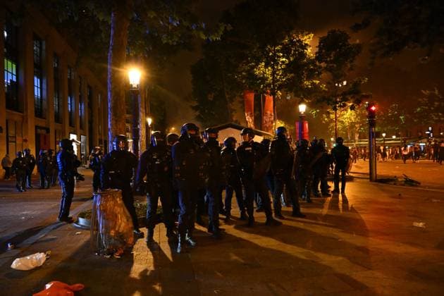 Incidents broke out in Paris following the Champions League Final won by PSG in Paris on June 1, 2025. - 01 06 2025 - France Ile-de-France (region) Paris -  JulienxMattiax xLexPictorium LePictorium_0309431