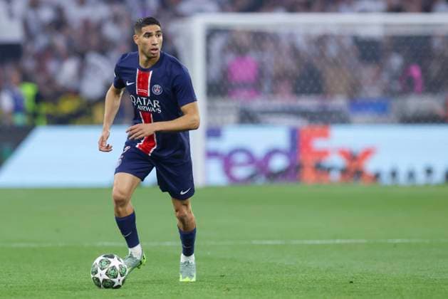 Achraf Hakimi (Paris Saint-Germain) kontrolliert den Ball, UEFA Champions League Final 2025, Paris Saint-Germain and FC Internazionale Milano, Allianz Arena am 31. May 2025 in München, Deutschland. (Foto von Marco Steinbrenner DeFodi Images) Achraf Hakimi (Paris Saint-Germain) controls the ball, UEFA Champions League Final 2025, Paris Saint-Germain and FC Internazionale Milano, Munich Football Arena, May 31, 2025 in Munich, Germany. (Photo by Marco Steinbrenner DeFodi Images)