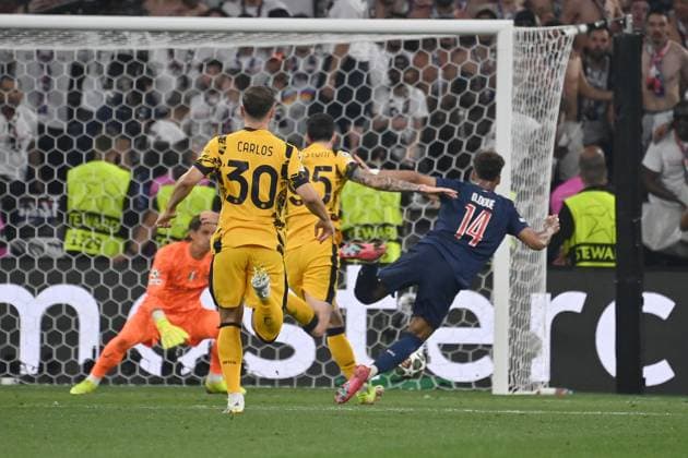 Tor Desire Doue (PSG) zum 3-0,Aktion,Torschuss gegen Yann SOMMER (Torwart Mailand), Fussball UEFA Champions League Finale Paris Saint-Germain (PSG) - Inter Mailand 5-0, am 31.05.2025 Munich Football Arena,