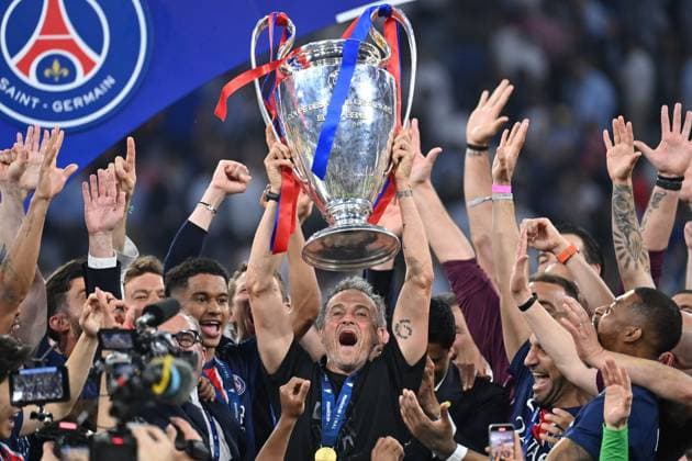 Trainer Luis ENRIQUE (PSG) mit Pokal,Cup,Trophaee, Siegerehrung, Fussball UEFA Champions League Finale Paris Saint-Germain (PSG) - Inter Mailand 5-0, am 31.05.2025 Munich Football Arena,