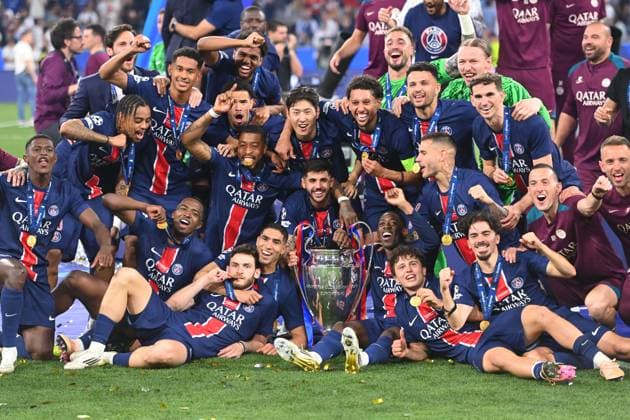Spieler,Teamfoto,Team,Mannschaft,Mannschaftsfoto mit Pokal,Cup,Trophaee, Jubel,Freude,Begeisterung, Siegerehrung, Fussball UEFA Champions League Finale Paris Saint-Germain (PSG) - Inter Mailand 5-0, am 31.05.2025 Munich Football Arena,