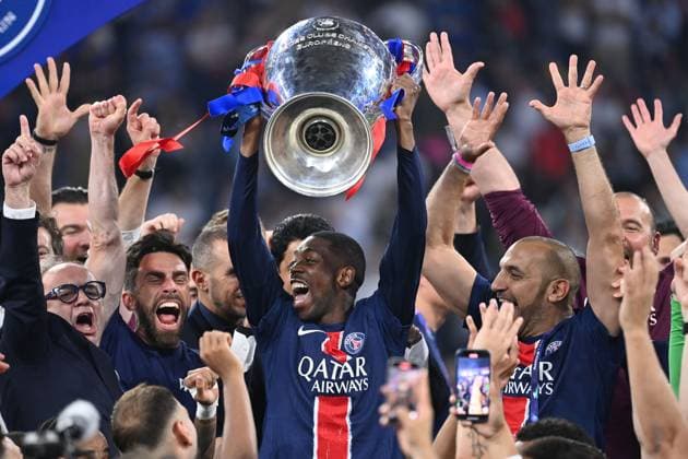 Spieler,Teamfoto,Team,Mannschaft,Mannschaftsfoto Ousmane Dembele (PSG) mit Pokal,Cup,Trophaee, Siegerehrung, Fussball UEFA Champions League Finale Paris Saint-Germain (PSG) - Inter Mailand 5-0, am 31.05.2025 Munich Football Arena,