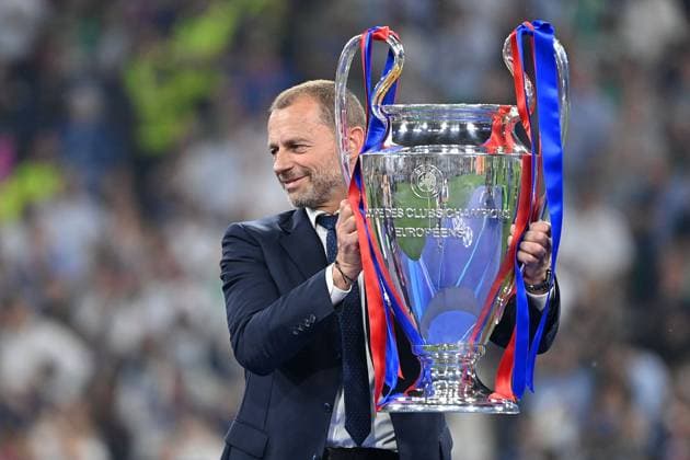 UEFA Praesident Aleksander CEFERIN mit dem Pokal,Cup,Trophaee, Siegerehrung, Fussball UEFA Champions League Finale Paris Saint-Germain (PSG) - Inter Mailand 5-0, am 31.05.2025 Munich Football Arena,