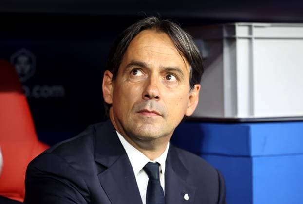Fussball, Herren, Champions League, Saison 2024 2025, Paris Saint-Germain - Inter Mailand, Finale, UEFA Champions League Final 2025, Allianz Arena Simone Inzaghi, Trainer (Inter Mailand) sitzend auf der Trainerbank mit Blick nach rechts oben