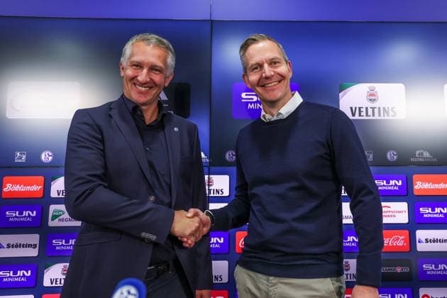 01.06.2025, Fussball, Saison 2024 2025, 2. Bundesliga, Vorstellung von Frank Baumann, v. l. Sportvorstand Frank Baumann (FC Schalke 04), Axel Hefer (FC Schalke 04) Gelsenkirchen Veltins Arena NRW Deutschland xRHR-FOTOx