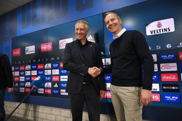 Frank Baumann (Vorstand FC Schalke 04), Axel Hefer (Aufsichtsratsvorsitzender FC Schalke 04), v.li. 01.06.2025, Fussball 2. Bundesliga, Vorstellung von Frank Baumann als Vorstand Sport beim FC Schalke 04. Foto: Maik Hölter Team2 Gelsenkirchen Veltins Arena Nordrhein Westfalen Deutschland