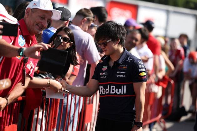 01.06.2025, xrarjax, Motorsport FIA Formel 1, Großer Preis von Spanien 2025 v.l. Yuki Tsunoda (Orcacle Red Bull Racing) Startnummer 22 (FIA REGULATIONS PROHIBIT ANY USE OF PHOTOGRAPHS as IMAGE SEQUENCES and or QUASI-VIDEO) Barcelona